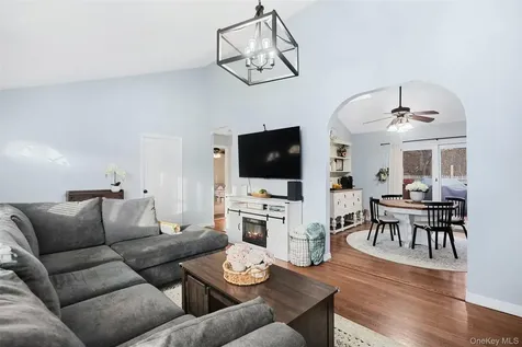 24 Homestead Drive Carmel NY 10512