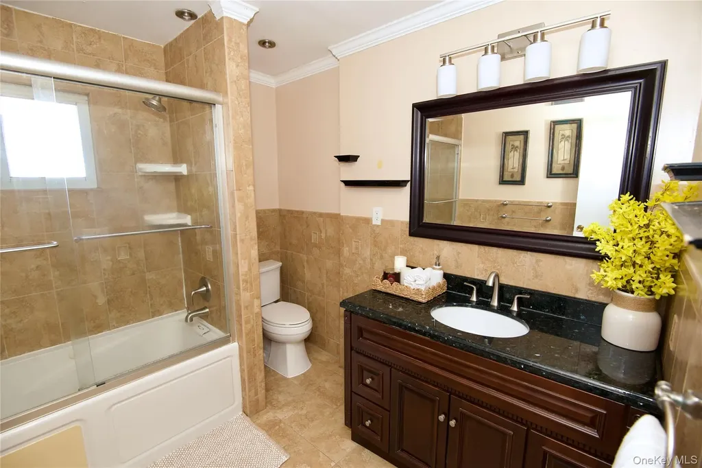 528 14th Street West Babylon NY 11704