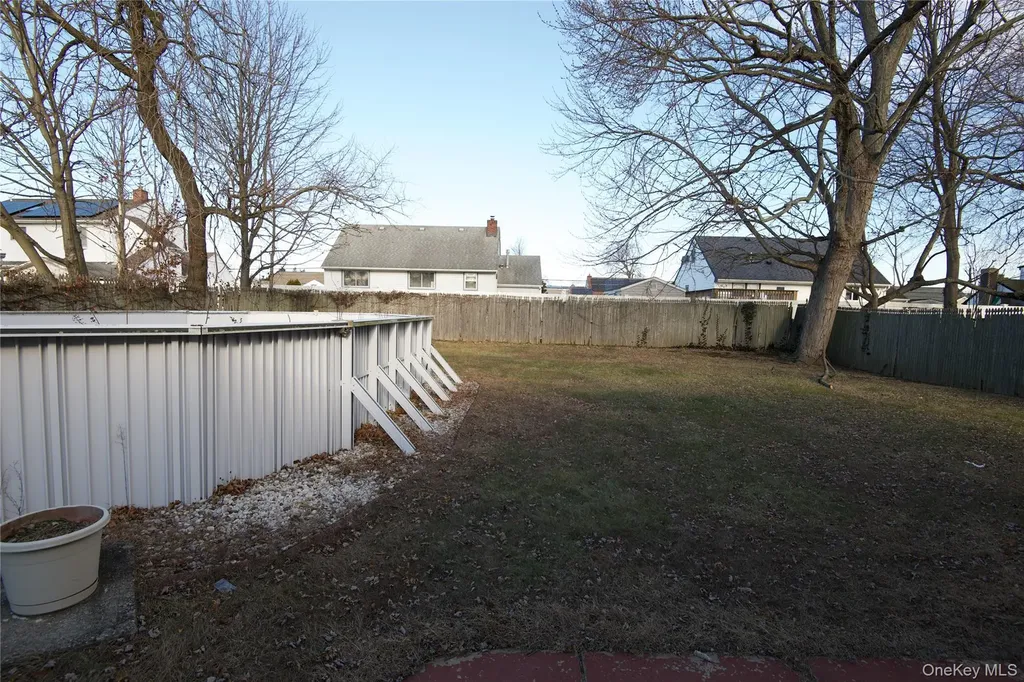 528 14th Street West Babylon NY 11704