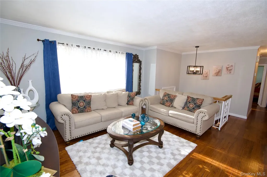 528 14th Street West Babylon NY 11704