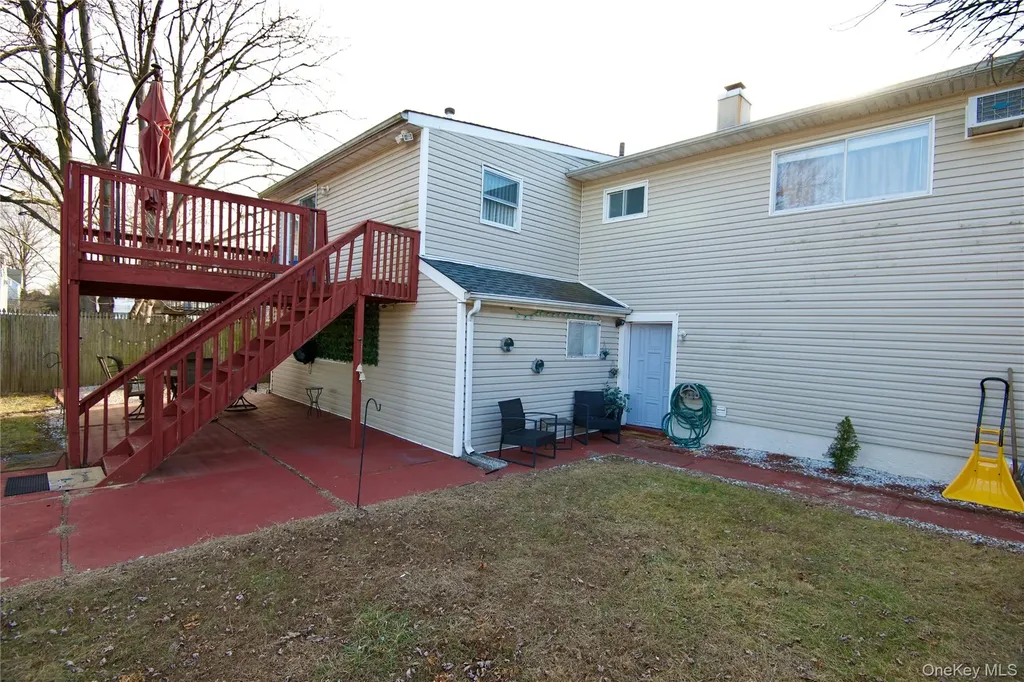 528 14th Street West Babylon NY 11704