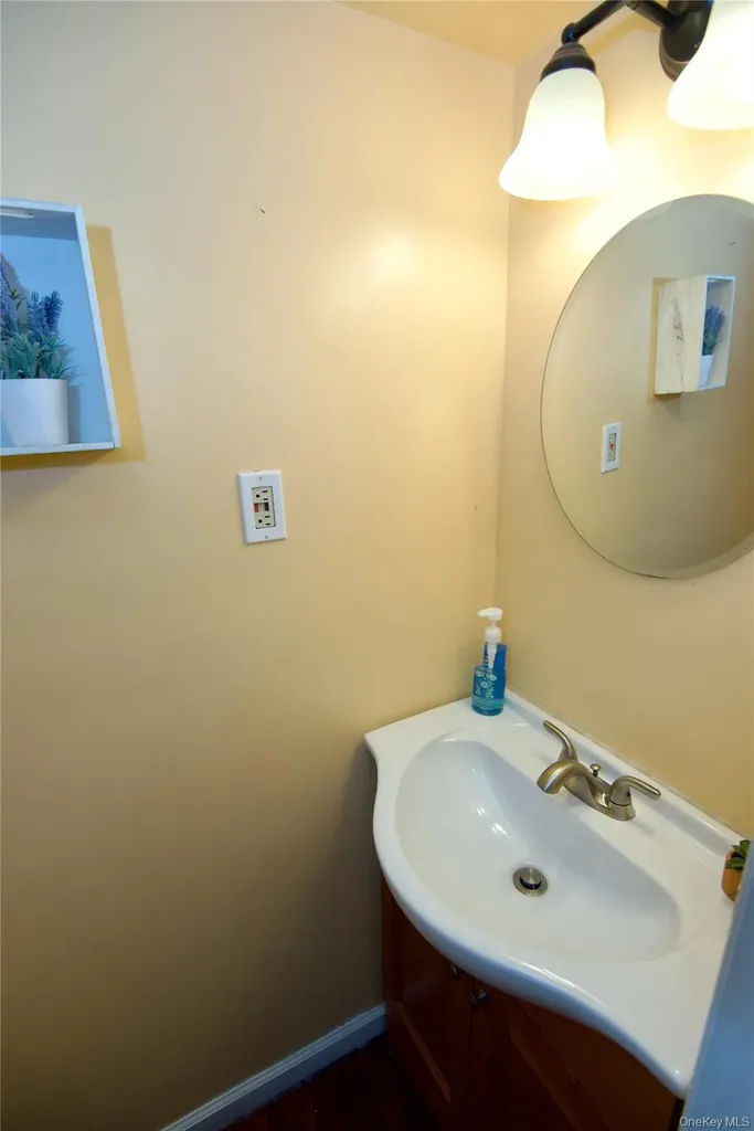 528 14th Street West Babylon NY 11704