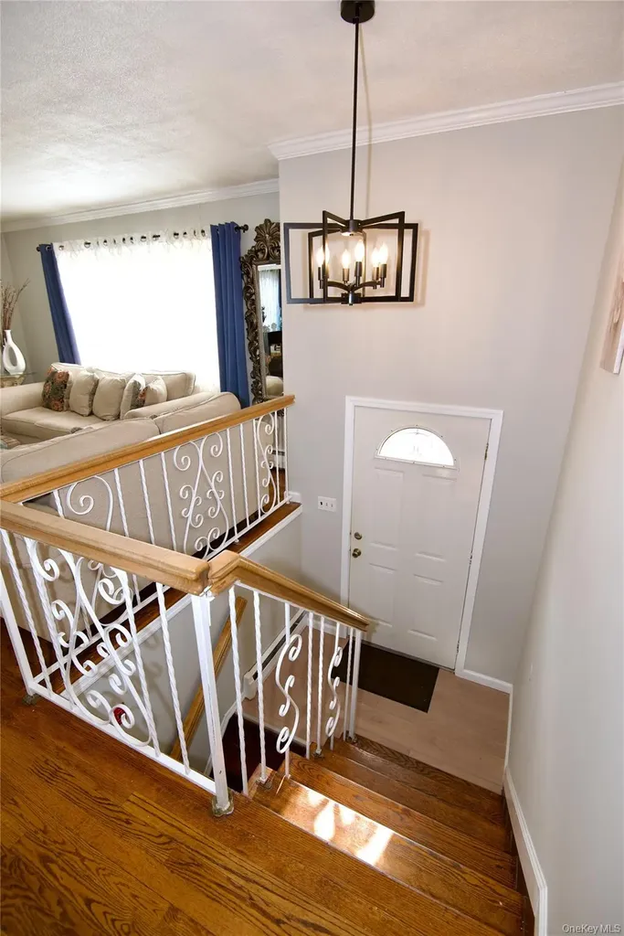 528 14th Street West Babylon NY 11704