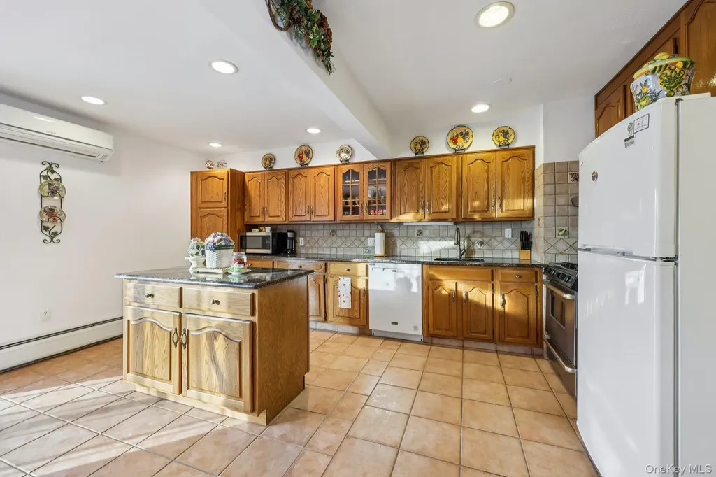 375 Laurel Road Pearl River NY 10965