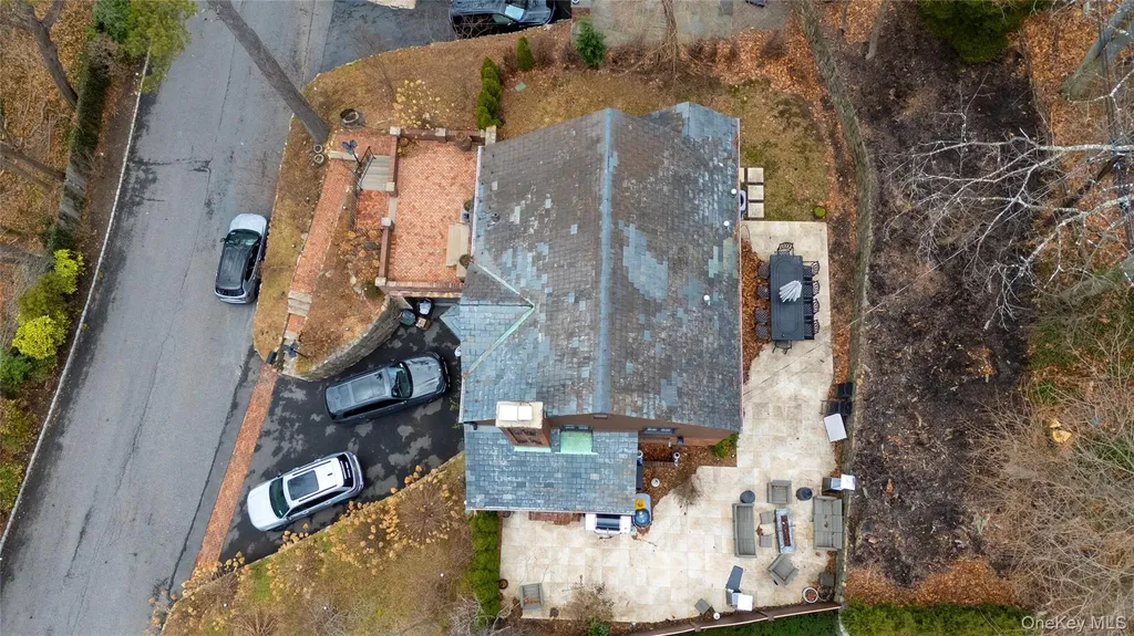 15 Sinclair Martin Drive Roslyn NY 11576