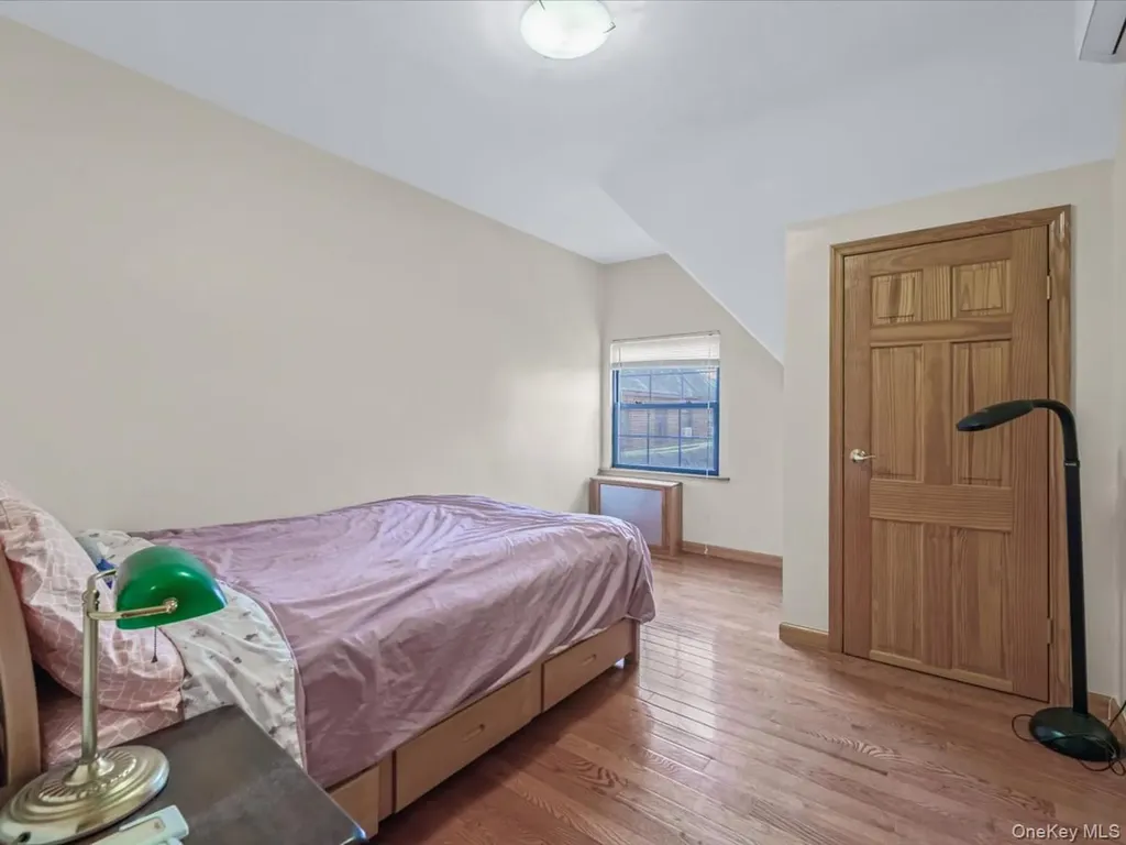 11109 75th Road Forest Hills NY 11375