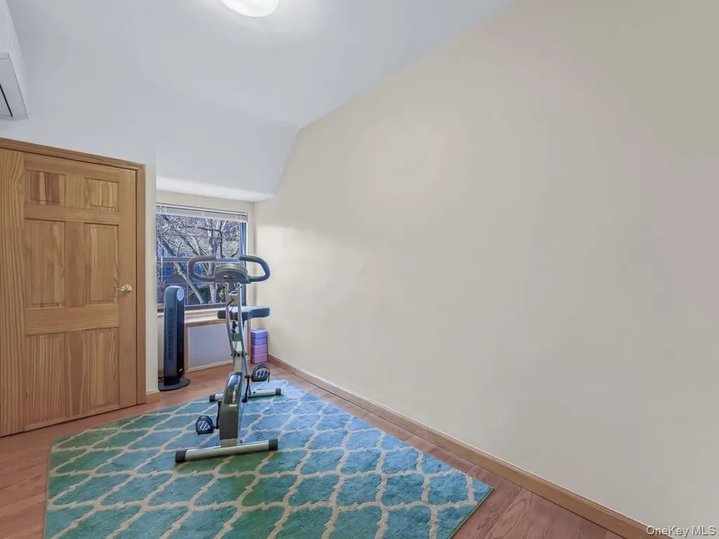 11109 75th Road Forest Hills NY 11375