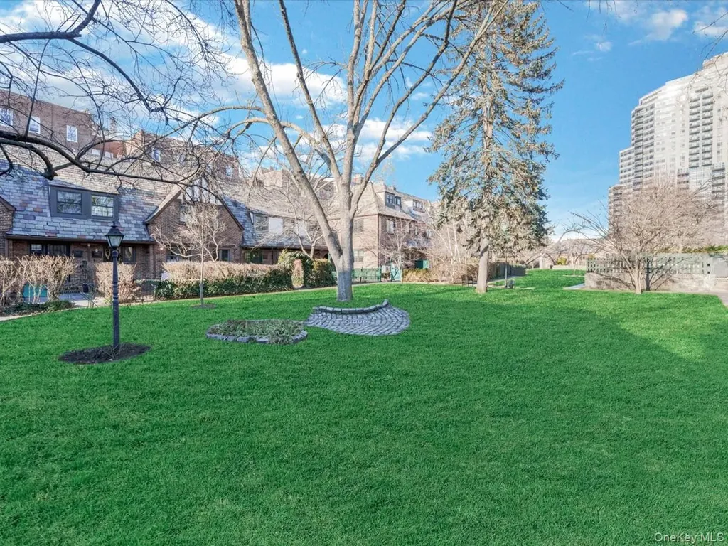 11109 75th Road Forest Hills NY 11375
