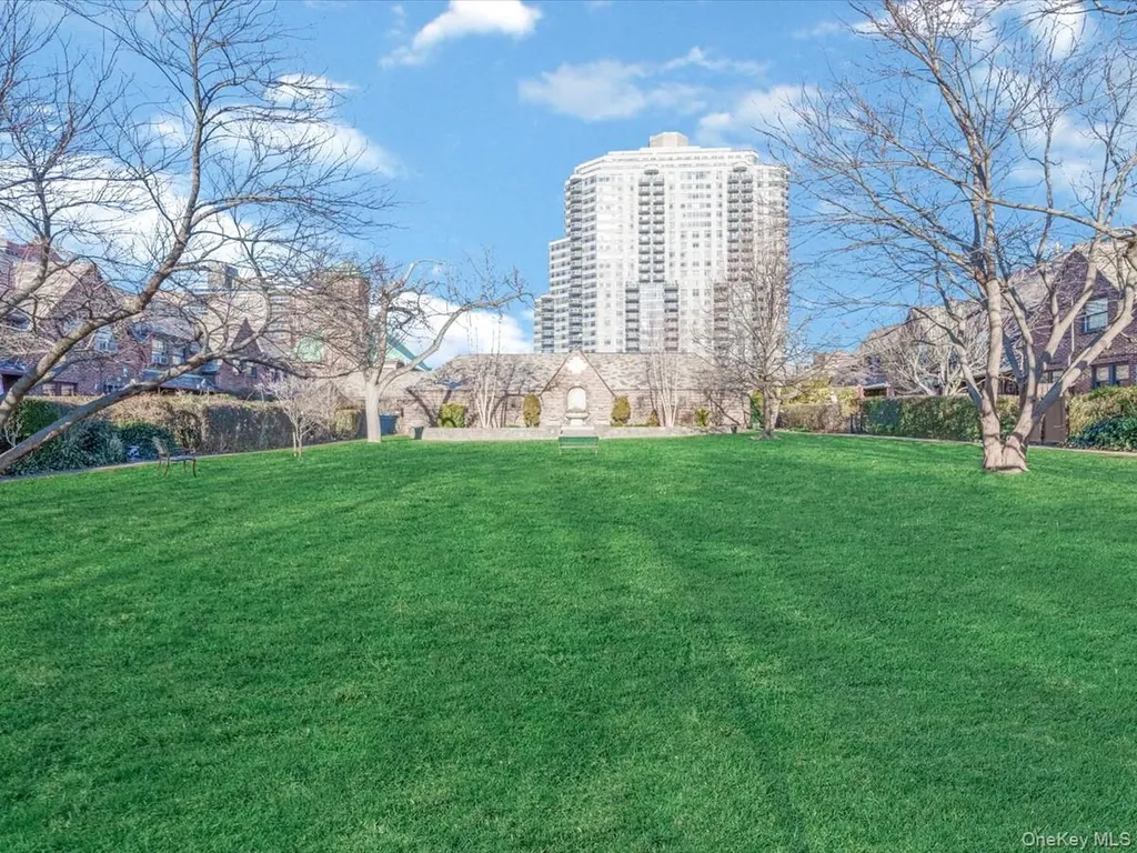 11109 75th Road Forest Hills NY 11375