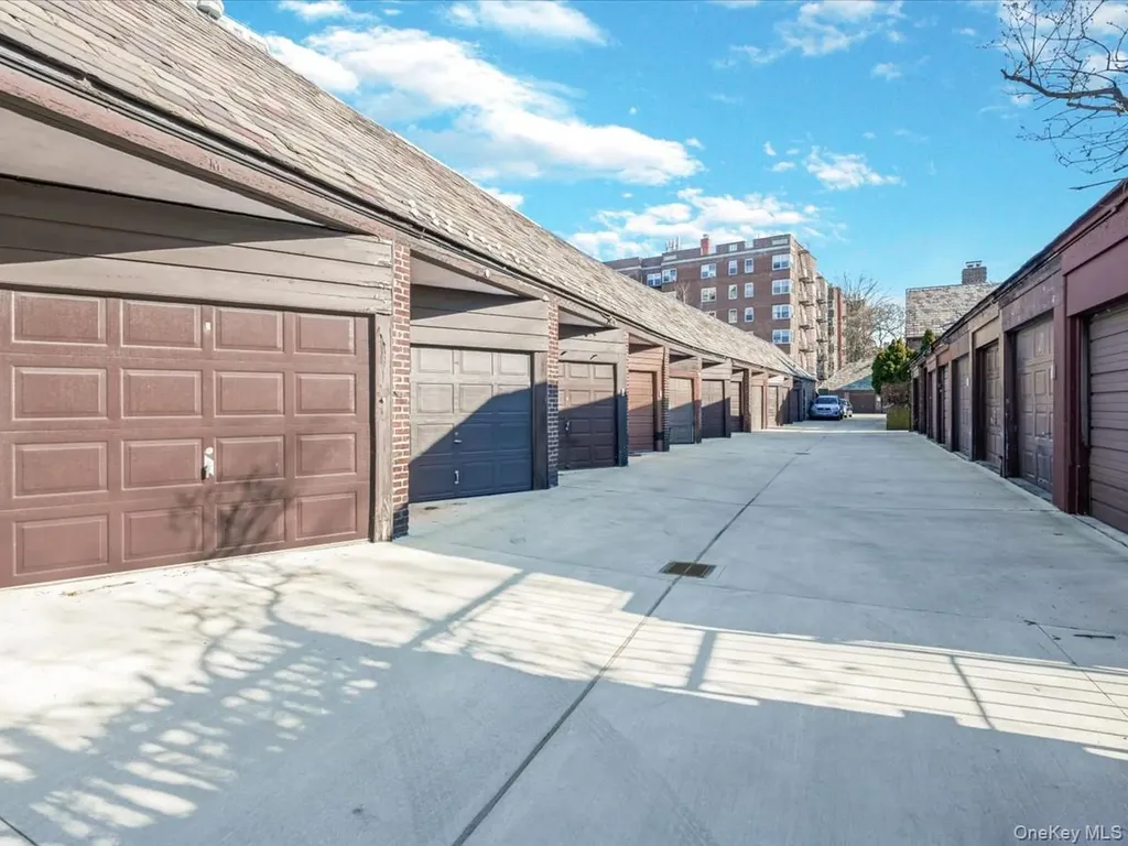 11109 75th Road Forest Hills NY 11375