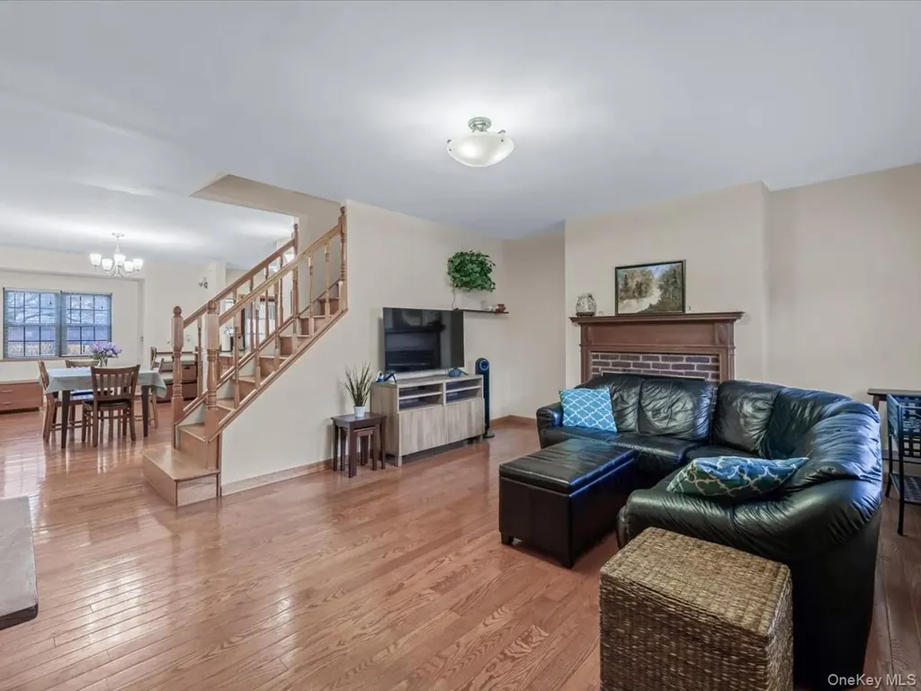 11109 75th Road Forest Hills NY 11375