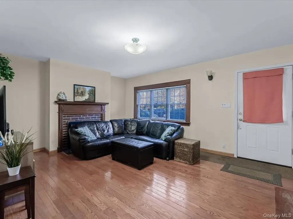 11109 75th Road Forest Hills NY 11375
