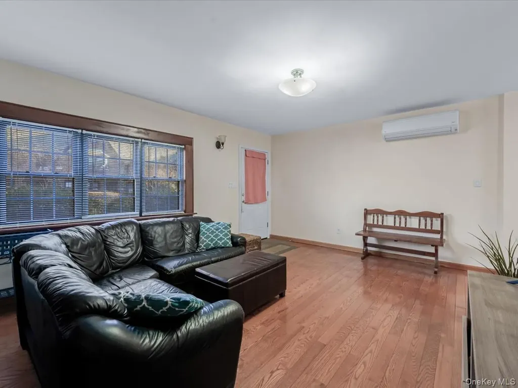 11109 75th Road Forest Hills NY 11375