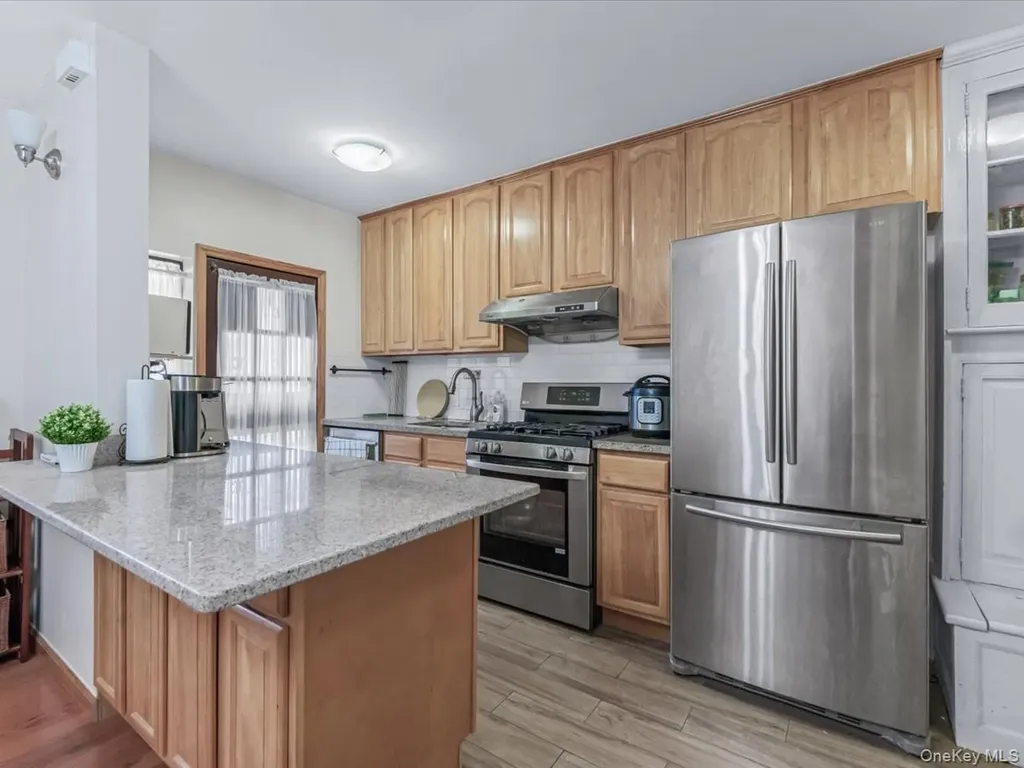 11109 75th Road Forest Hills NY 11375