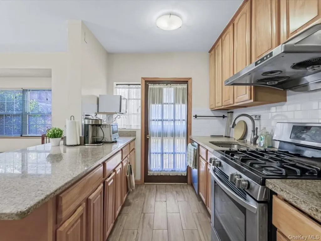 11109 75th Road Forest Hills NY 11375