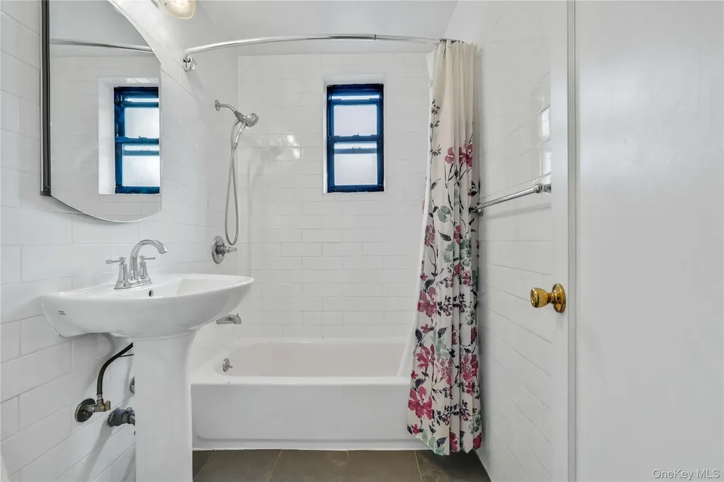 141-15 28th Avenue Flushing NY 11354
