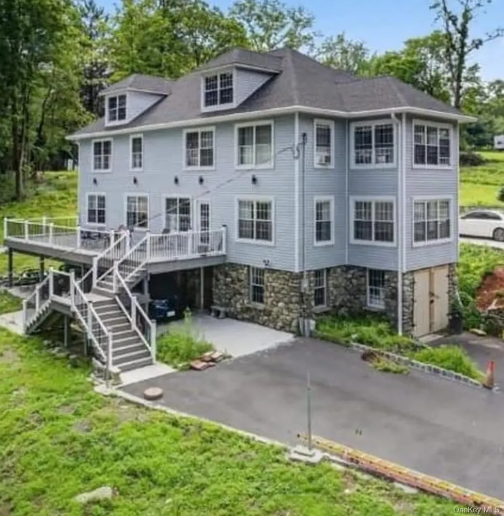 556 Lakes Road Monroe NY 10950