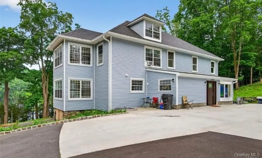 556 Lakes Road Monroe NY 10950