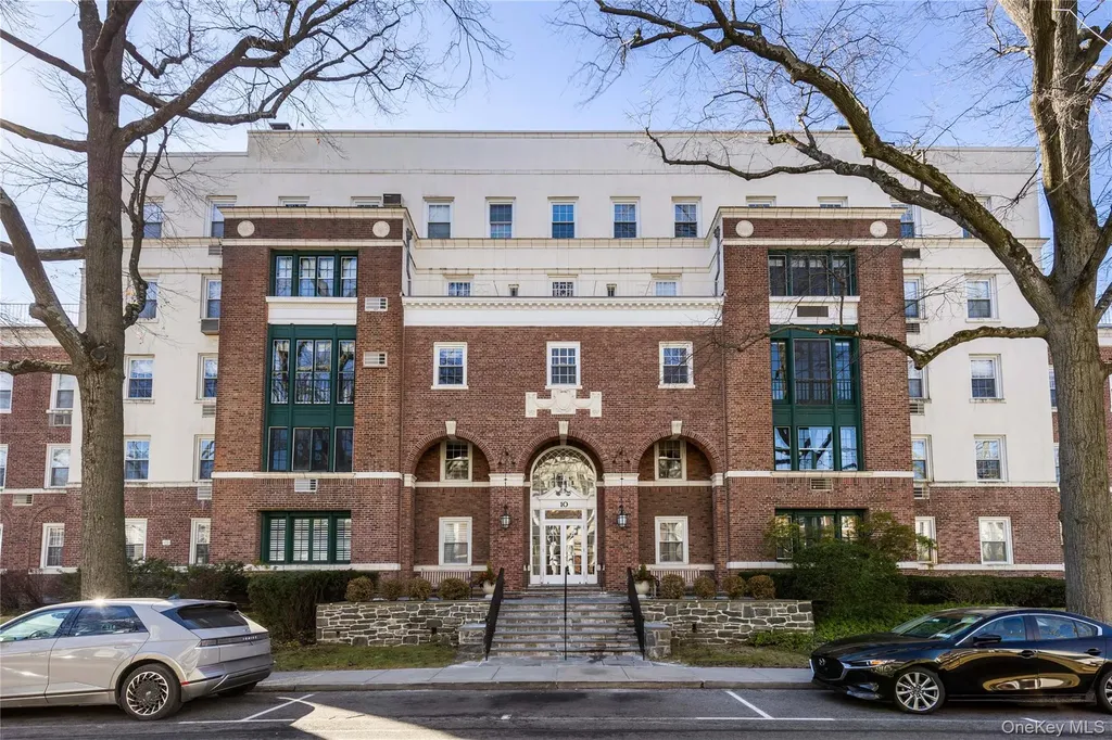 10 Brooklands Bronxville NY 10708