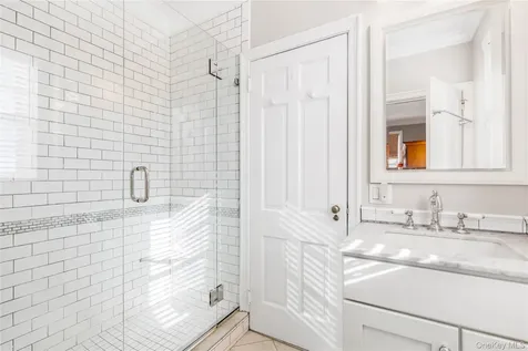 10 Brooklands Bronxville NY 10708