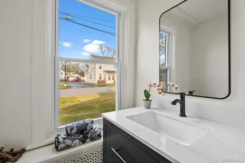 10 Albertson Street Hyde Park NY 12538