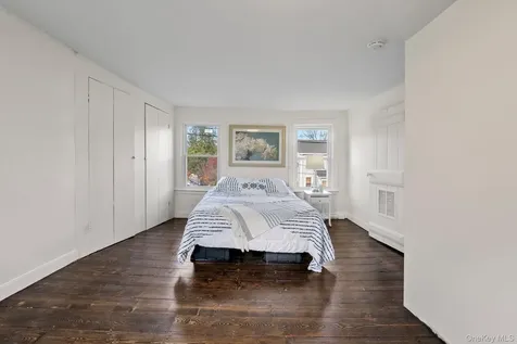 10 Albertson Street Hyde Park NY 12538