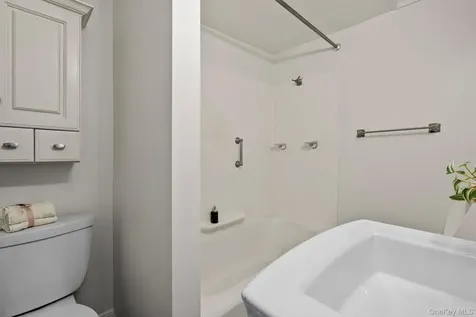 10 Albertson Street Hyde Park NY 12538