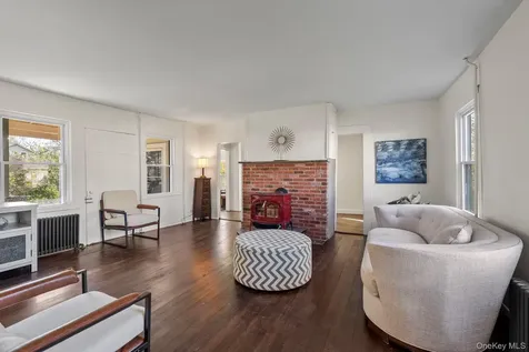 10 Albertson Street Hyde Park NY 12538