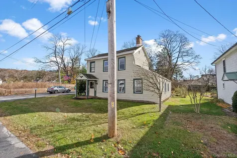 10 Albertson Street Hyde Park NY 12538