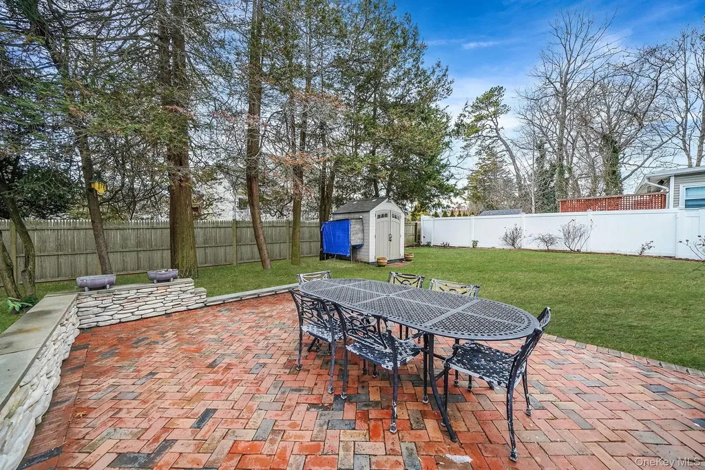 26 Neptune Road Rocky Point NY 11778