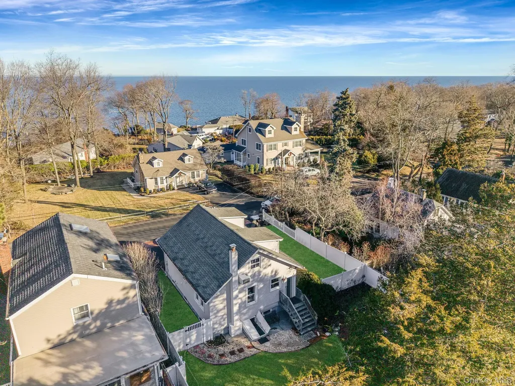 26 Neptune Road Rocky Point NY 11778