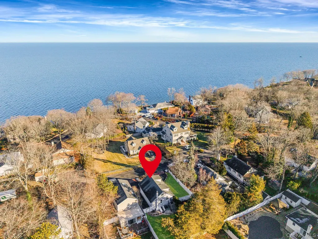 26 Neptune Road Rocky Point NY 11778