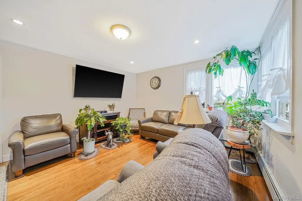 26 Neptune Road Rocky Point NY 11778