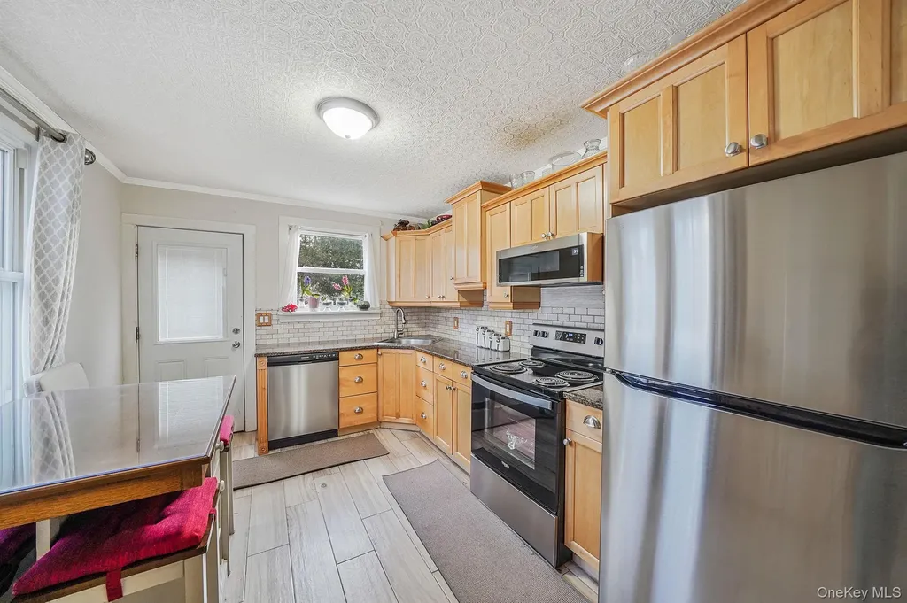 26 Neptune Road Rocky Point NY 11778