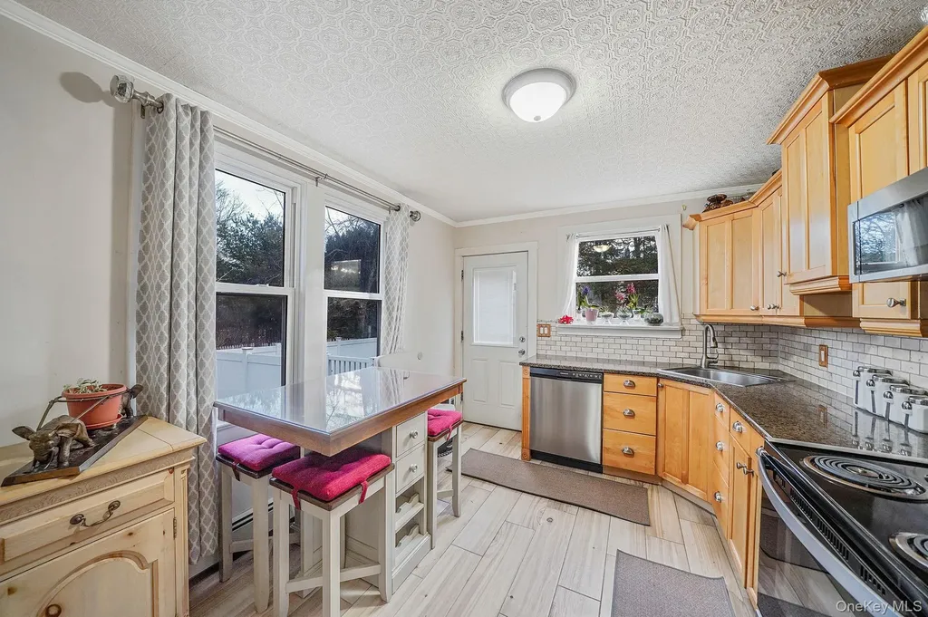 26 Neptune Road Rocky Point NY 11778