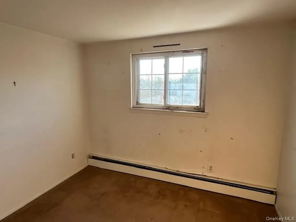 18 Lark Drive Centereach NY 11720