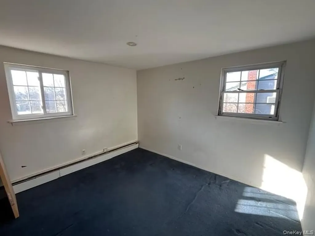 18 Lark Drive Centereach NY 11720