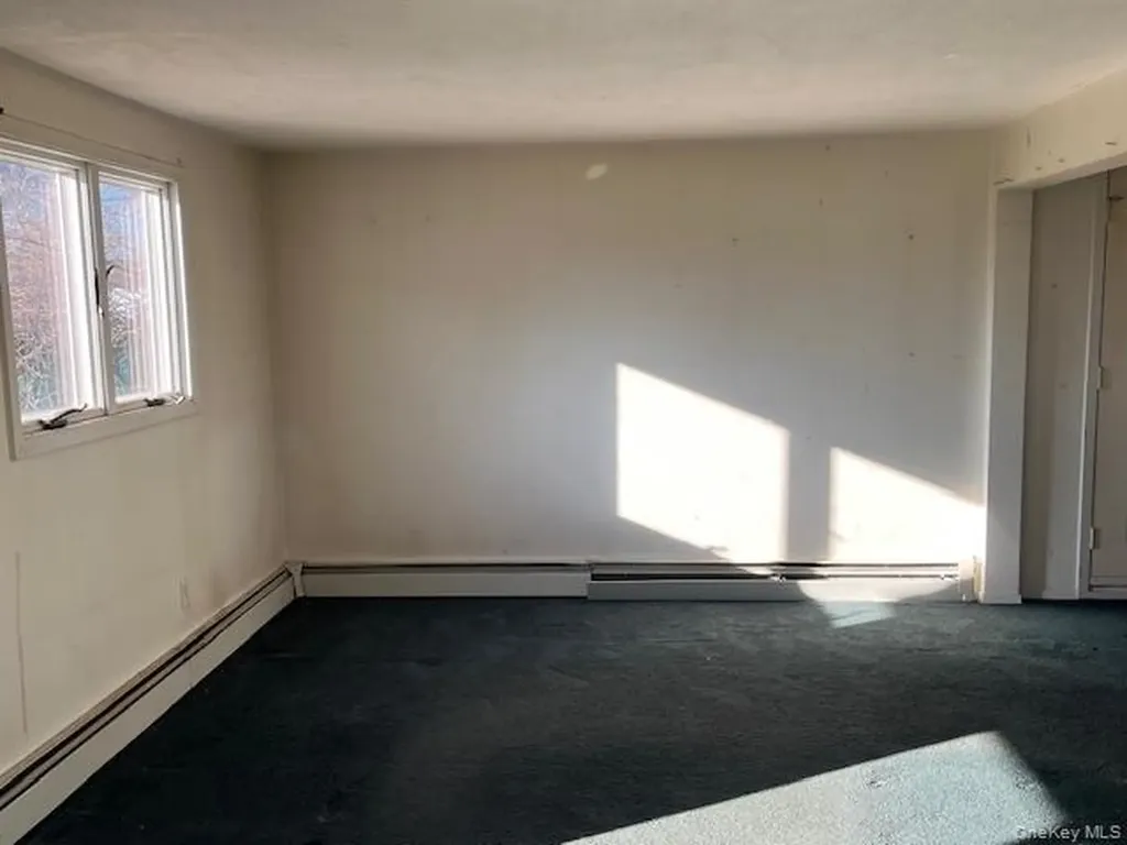 18 Lark Drive Centereach NY 11720