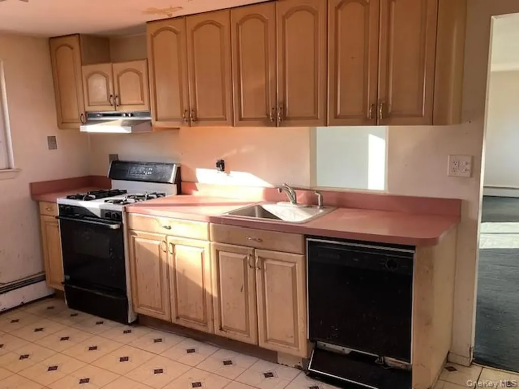 18 Lark Drive Centereach NY 11720