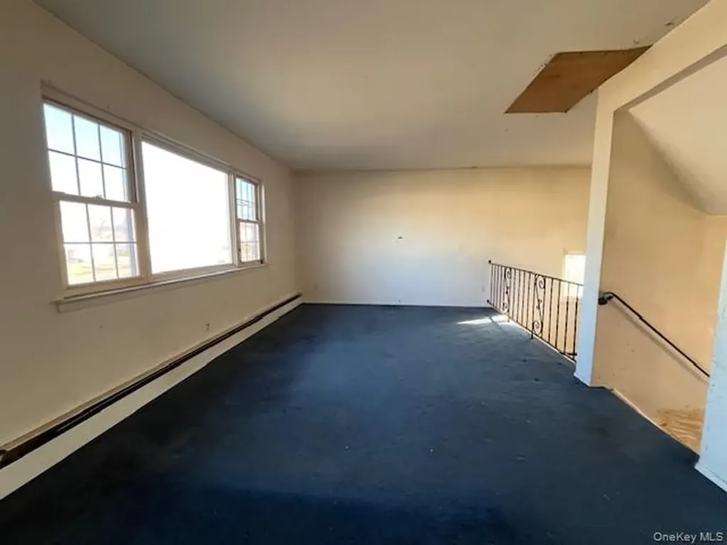 18 Lark Drive Centereach NY 11720