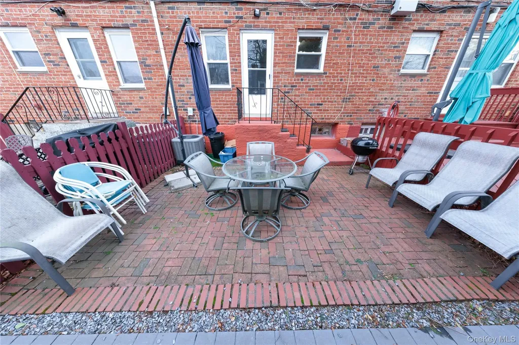 678 Front Street Hempstead NY 11550