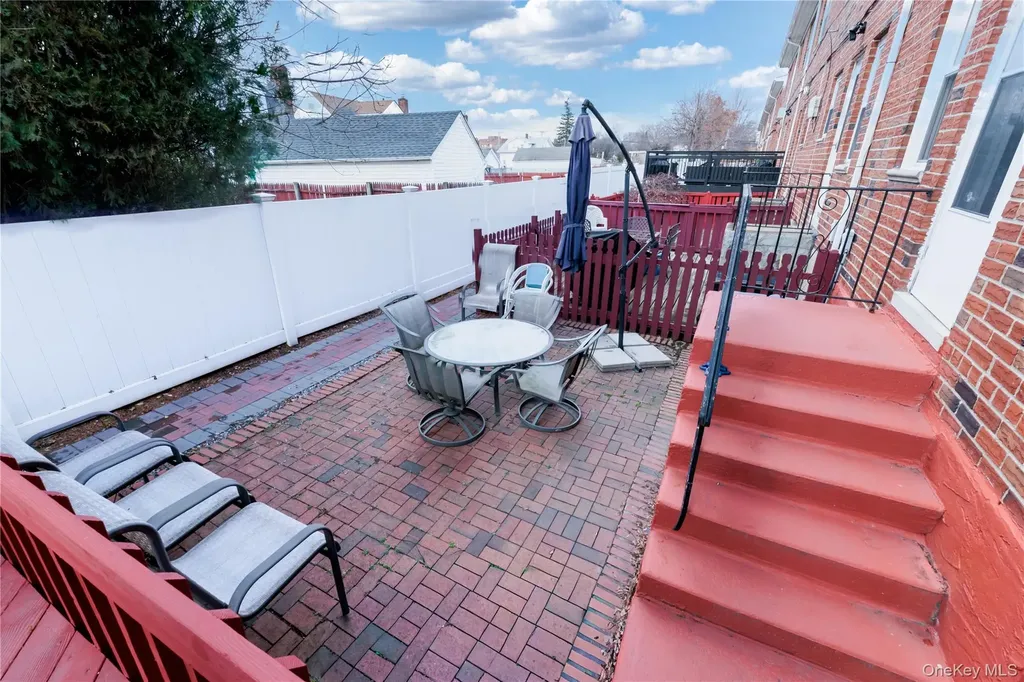 678 Front Street Hempstead NY 11550