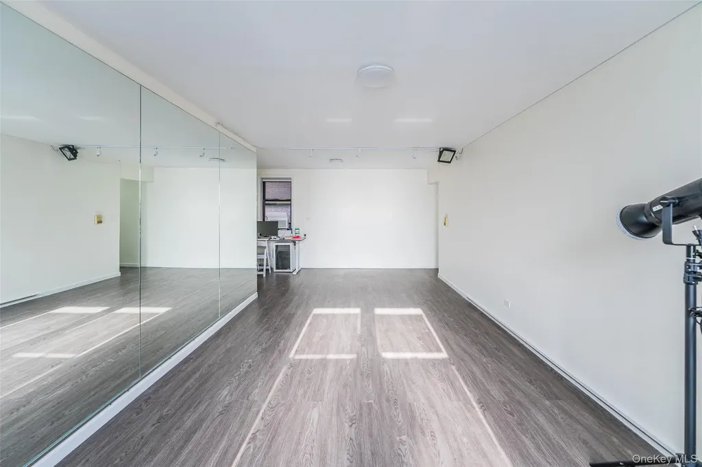 143-36 Barclay Avenue Flushing NY 11355