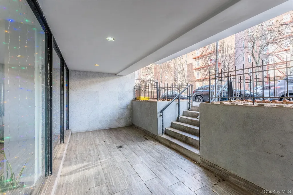 143-36 Barclay Avenue Flushing NY 11355