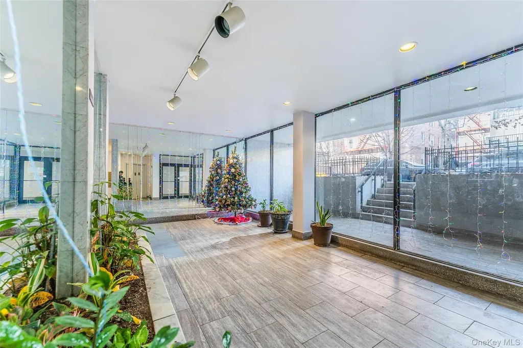 143-36 Barclay Avenue Flushing NY 11355
