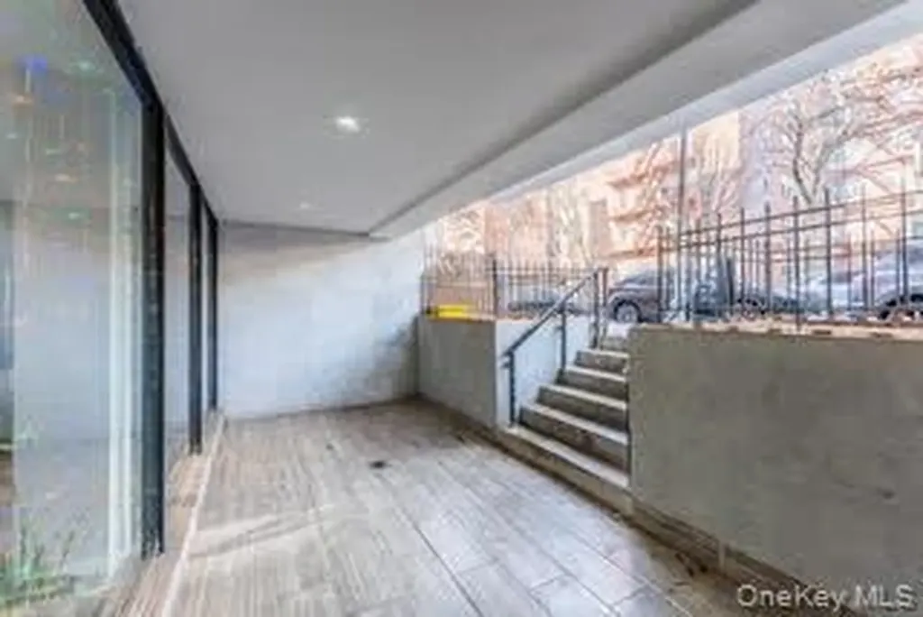 143-36 Barclay Avenue Flushing NY 11355