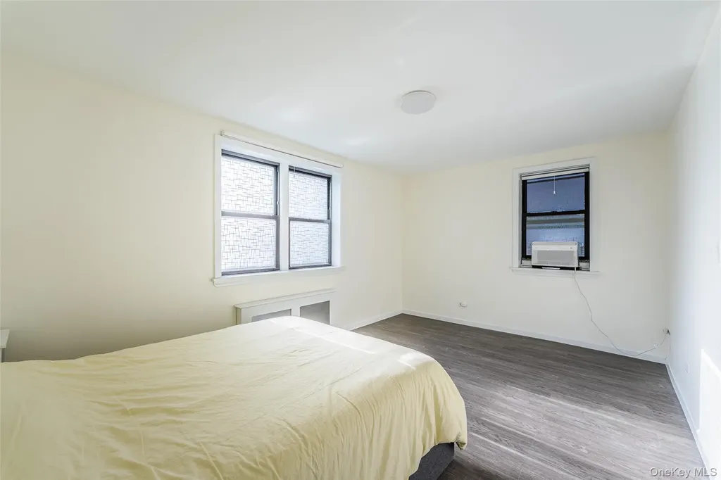 143-36 Barclay Avenue Flushing NY 11355