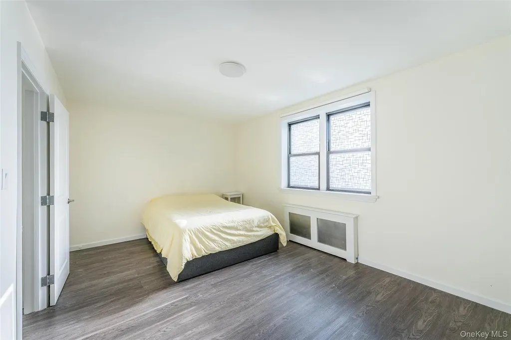 143-36 Barclay Avenue Flushing NY 11355