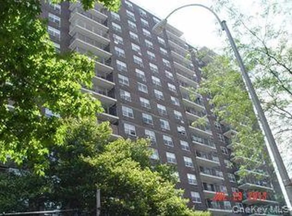 2550 Olinville Avenue Bronx NY 10467