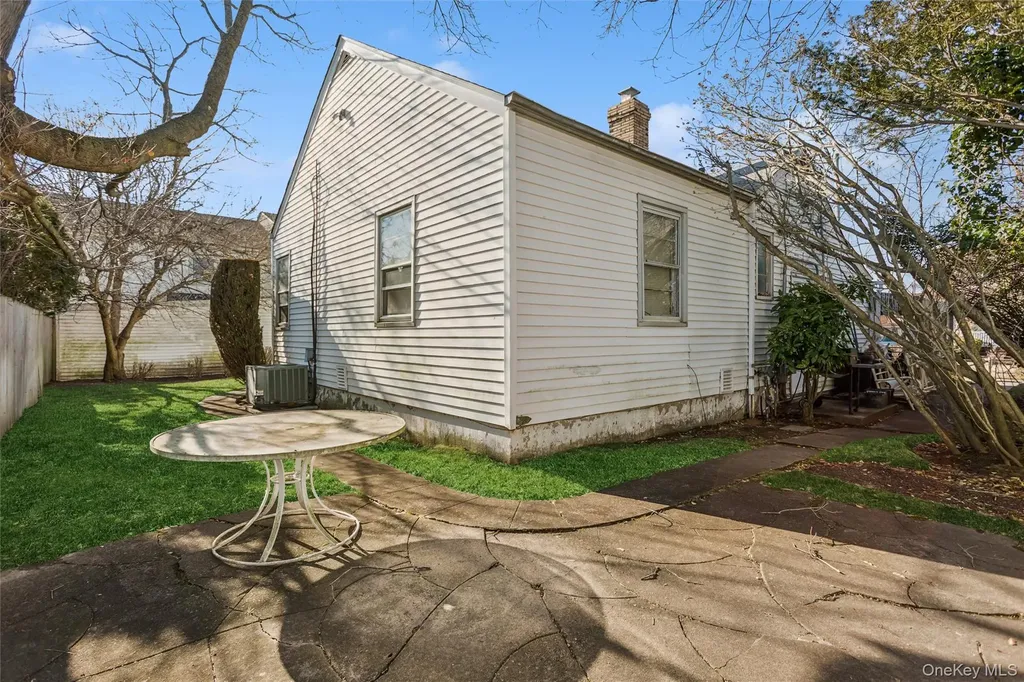 122 Broome Avenue Atlantic Beach NY 11509